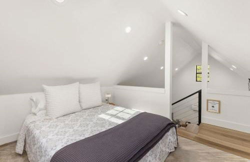 Feed Deer and Chickens Cozy Cottage 8 min to Boerne - Photo 11