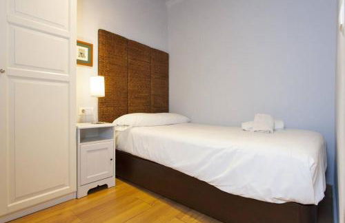 Bright & Spacious Family Flat in Central Barcelona - Foto 9