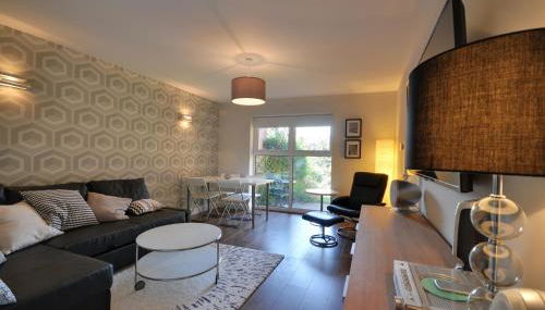 The Garden Apartment, Near Airport & City - Foto 1, Garden view