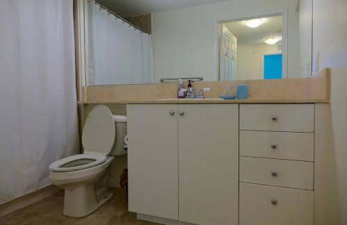 Luxurious, family-friendly 3BR condo on the water - Foto 2
