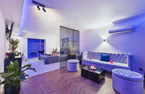 Jacuzzi LoveAparts Marki Romantic Getaway - Photo 18