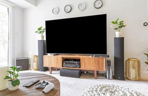 Sharon Green apartments by FantasticStay - Photo 99