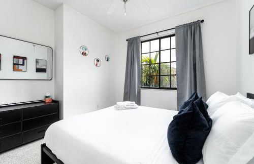 Newly Remodeled Lakefront Oasis - Foto 23