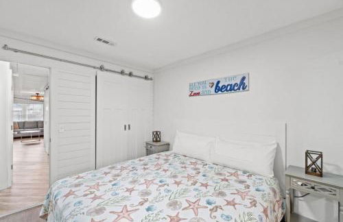 Spacious Dog-Friendly Unit with Game Room & Private Yard, Walk to East PCB Beach - Foto 18
