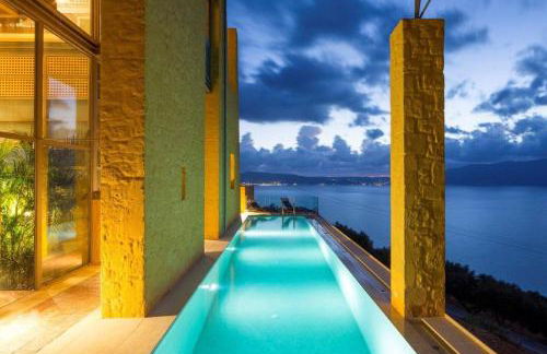 Seafront Ravdoucha Epavlis Athina Villa - Pool, Gym, Sauna, Private Parking, WiFi - Photo 3