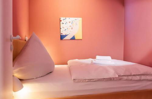 Memphis Design Loft Duplex -40sqm- near Antonplatz - Foto 4