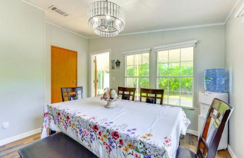 Palatka Hideaway with Fireplace and Private Porch - Foto 7