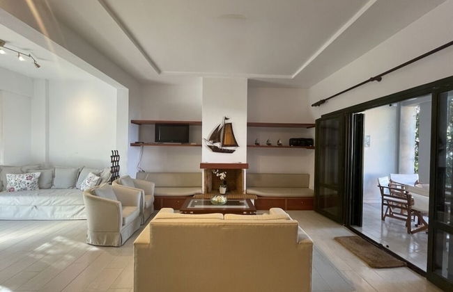 Stay at Beachfront Villa Lilia in Pefkohori, Halkidiki for a Dreamy Vacation - Foto 9