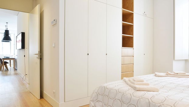 Urban Chic Apartment - Photo 3, Room