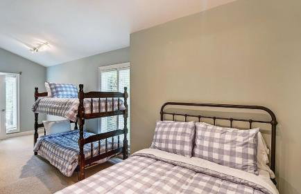 Lakefront w/ Private Dock + Hot Tub Pontoon Rental Butler Bliss by Avantstay - Foto 44