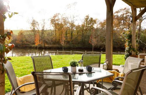 Serene Riverside: 6BR Luxury Retreat in Curdridge - Photo 100