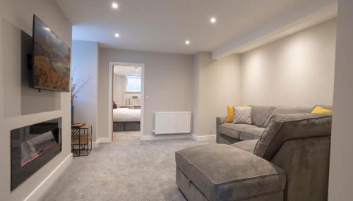 The Hideaway with Cosy Fireplace by LetMeStay - Foto 2