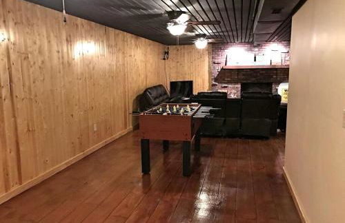 Charming Log Cabin Getaway with Private Hot Tub near Decatur, Illinois - Foto 24