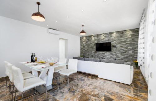 Seaside Villa near Trogir - Poljica - Photo 13