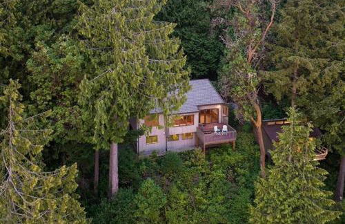 Waterfront Retreat with Fireplace, Hot Tub & Sauna - Foto 2