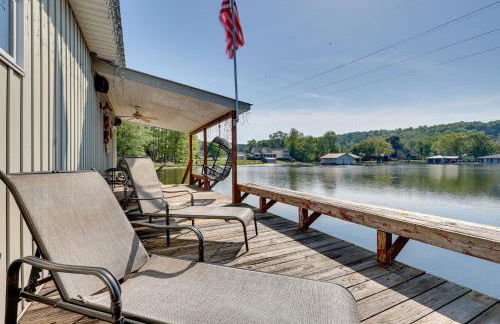 Guntersville Lake Home with Deck and Covered Boat Slip - Foto 22