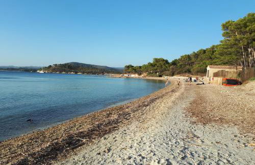 Bormes les Mimosas, Hameau de Cabasson, à 400m de la mer et du fort de Bregançon, Villa classée 3 étoiles, de 2 à 8 personnes - Foto 45