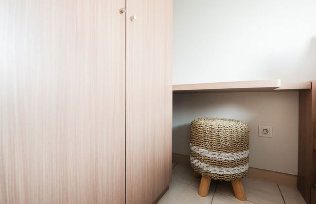 Modern and Bright 2BR Springlake Apartment - Photo 6