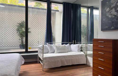 Condotel Quiet with High Ceiling Free Parking and WiFi - Foto 3