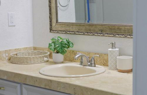 Gorgeous 10 Acre Modern Farmhouse & Private Pond - Photo 27