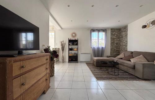 Jolie Colombe, maison 3 ch 2 sdb beau jardin terrasse aménagée à 15 mn à pied de la mer du centre Port en Bessin proche golf et d'Omaha Beach et Bayeux - Photo 13