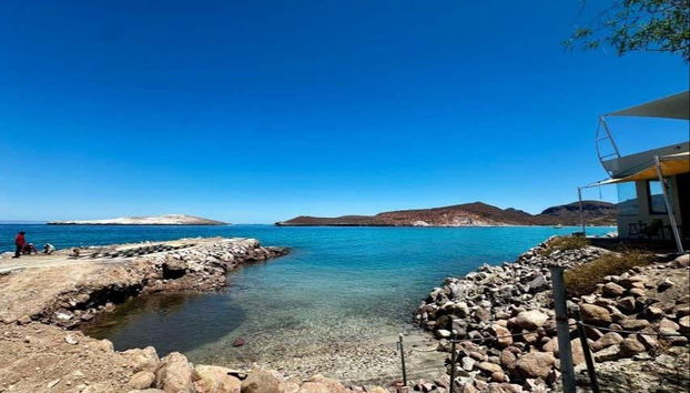 Visit a pearl farm in La Paz