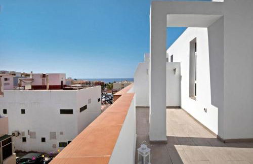 Penthouse 3A - Photo 2