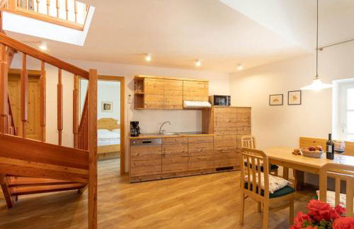 Kreuzwegerhof Nals - Historic Nature Stay with Pool near Meran & Bozen - Photo 9