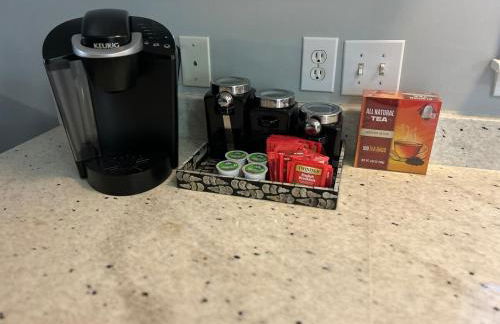 Under the Oaks, A Downtown Hidden Gem - Foto 20