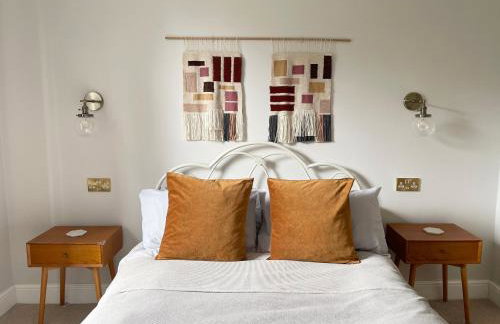 The Harborne Home opposite QE hospital & Birmingham university - Photo 3