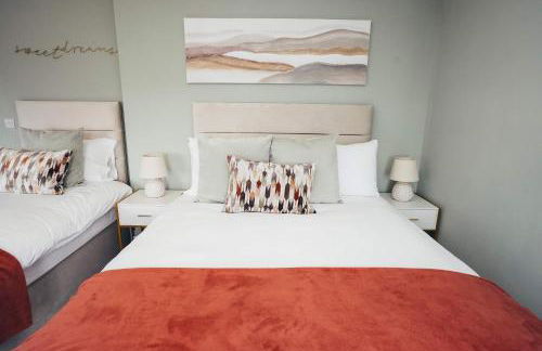 BIG discounts this week only Free Parking WiFi - Photo 14