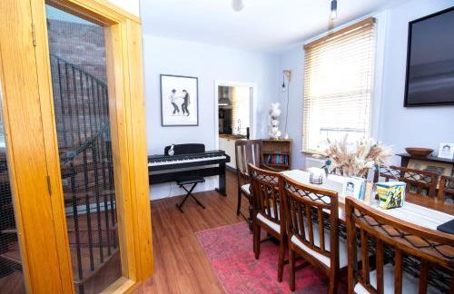 Marketplace Glastonbury - Photo 17