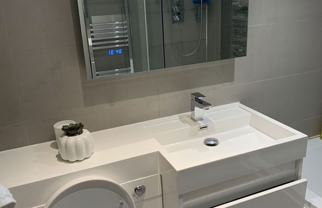 Charming 2-bed Apartment in Kingston Upon Thames - Foto 25