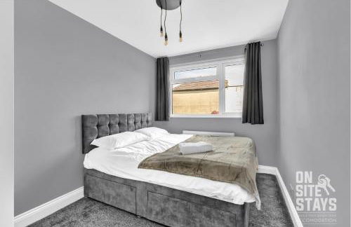 OnSiteStays - Large 3 bedroom, 2 bathroom, driveway, Garden, Sleeps 6 Comfortably - Foto 7