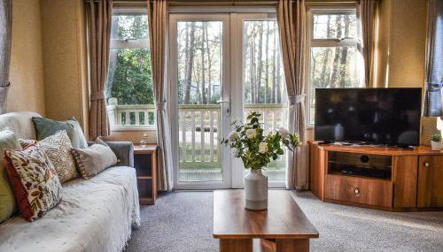 Robin's Retreat - Photo 2