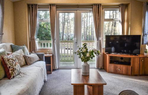 Robin's Retreat - Photo 2