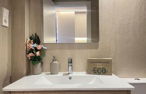 Estudio de diseño con piscina by Gloove - Foto 17