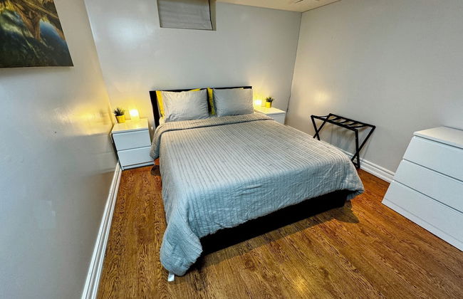 Cozy 2BR Retreat - Comfort & Convenience - Photo 4