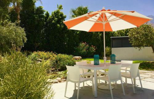 Live the Mid Mod Life at Mariposa Palms - Foto 22