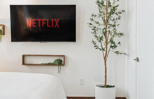 Stylish Loft 5 Min to Downtown No 212 - Photo 23