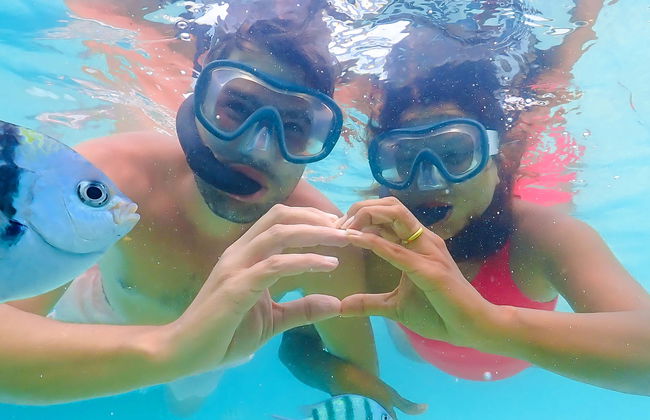 Santa Fe Island & Playa Escondida Snorkelling Tour - Photo 1