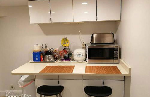 Contemporary 3 Bedroom Apt with Sauna in Woods - Foto 24