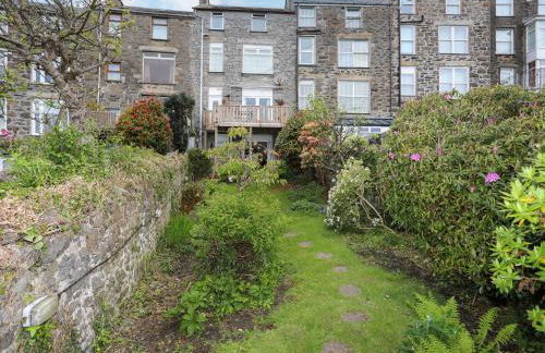 Hillside Apartment - Photo 2