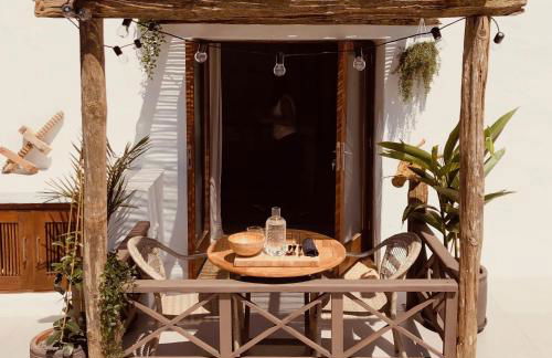 Sala Botanica Studio - Shared Pool - Central Island Location - 10 mins drive to Famara and La Santa - Foto 5