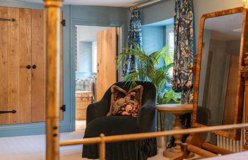 St James Cottage - Luxurious Dorset Escape in Idyllic Milton Abbas - Photo 10