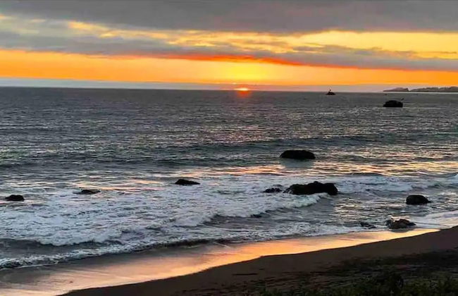 Ocean Front Cabin 11 w Jacuzzi Superb Views - Foto 16