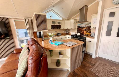 Hot Tub Lodge with Panoramic Views & Free Golf - Foto 48