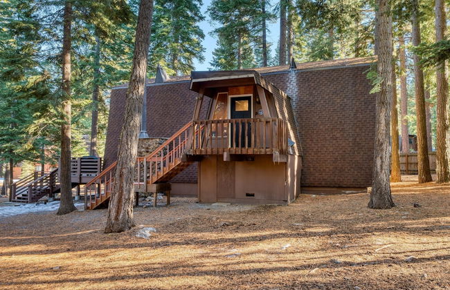 Lundy Bearden Serene Tahoe Retreat With Deck Fireplace and Forest Views - Foto 42