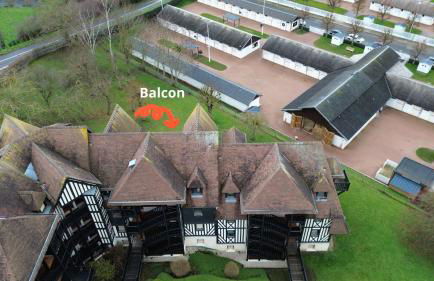 Piscine, balcon, Stationnement, Vue box hippodrome - Photo 11