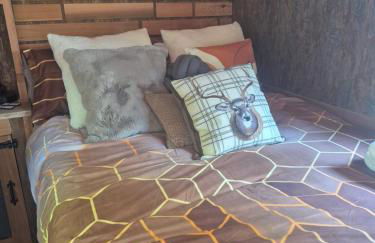 Brewers Bolt Cozy Unique Shepherds Hut - Hot Tub! - Photo 23